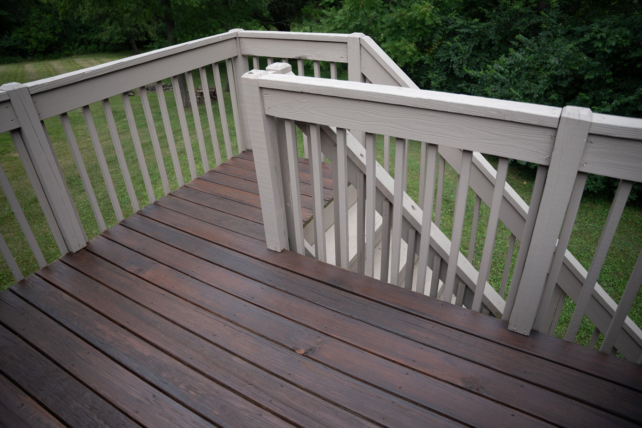 Enhance Your Deck With a Two Toned Look